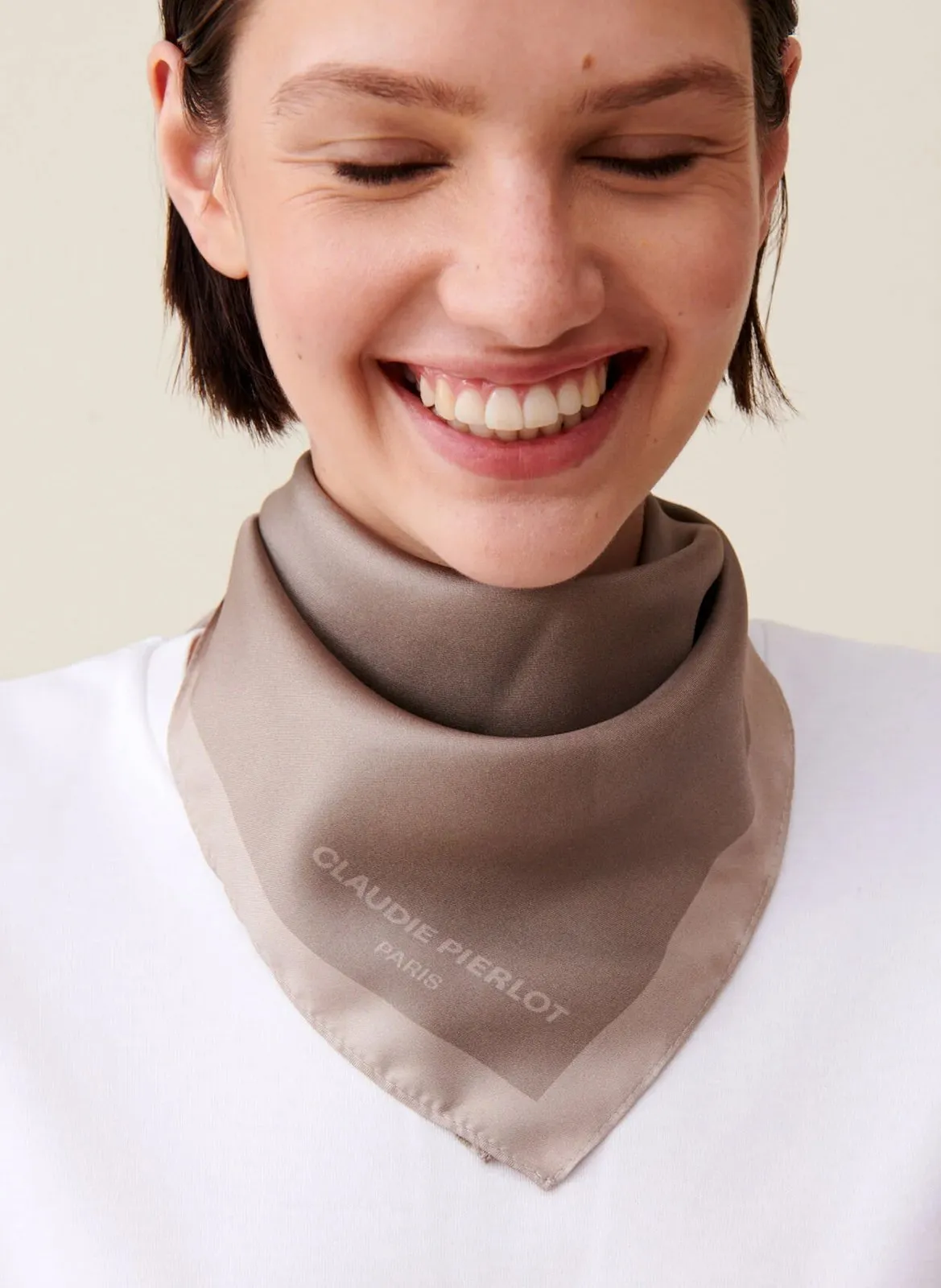 CLAUDIE PIERLOT Fular de seda en marron